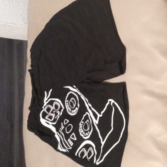 Short Set - Picture 3 of 5